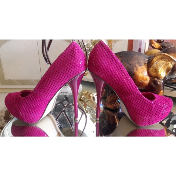 Pink High Heels - Picture 2 of 4